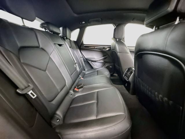 2022 Porsche Macan Base