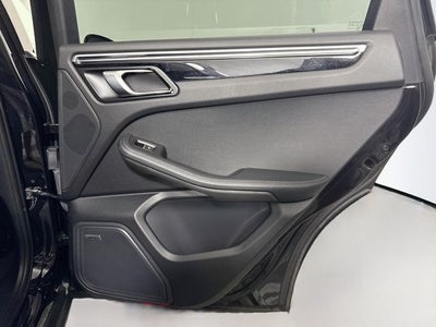2022 Porsche Macan Base