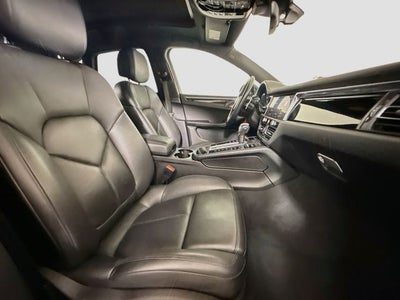 2022 Porsche Macan Base