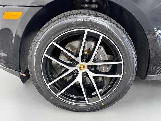 2022 Porsche Macan Base