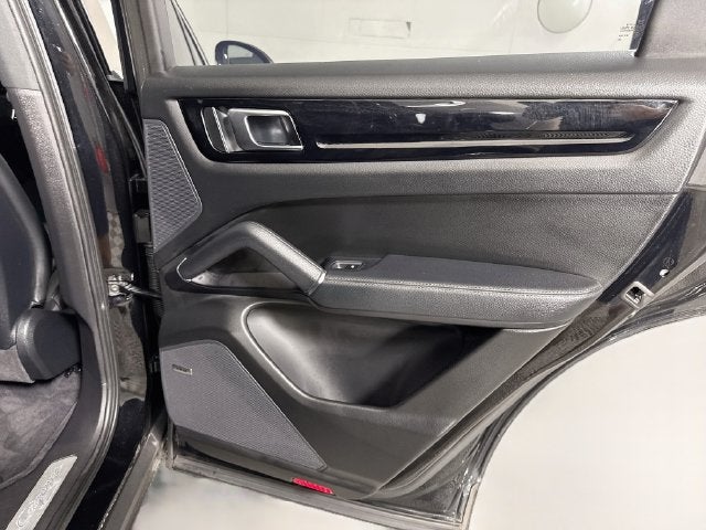 2023 Porsche Cayenne Base