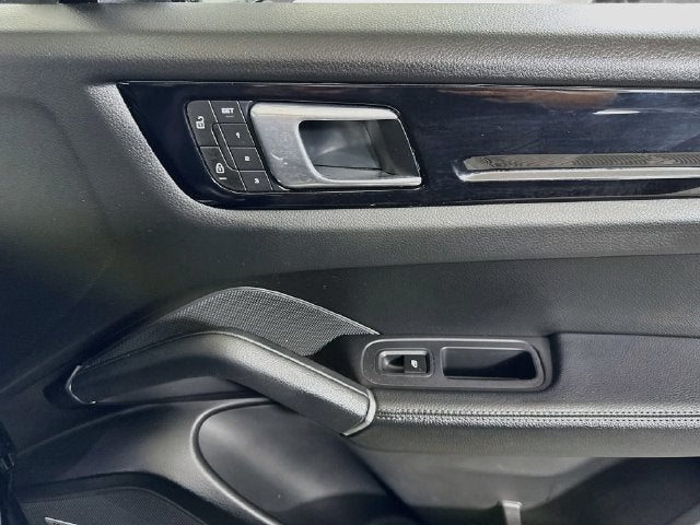 2023 Porsche Cayenne Base