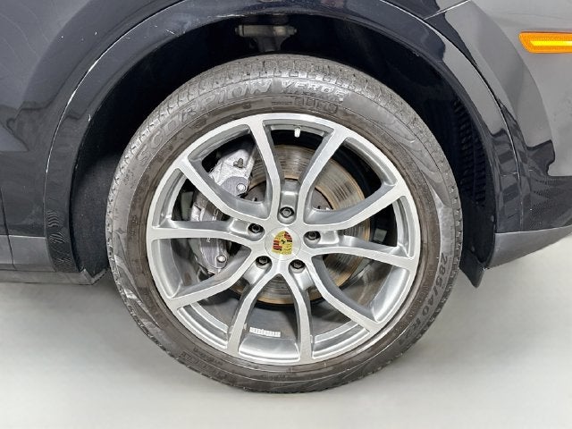 2023 Porsche Cayenne Base