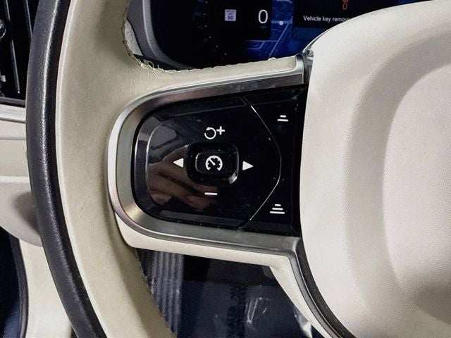 2025 Volvo V90 Cross Country B6