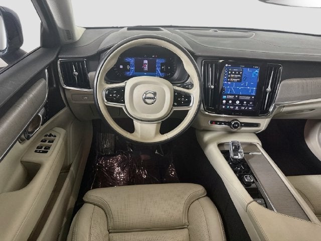 2025 Volvo V90 Cross Country B6