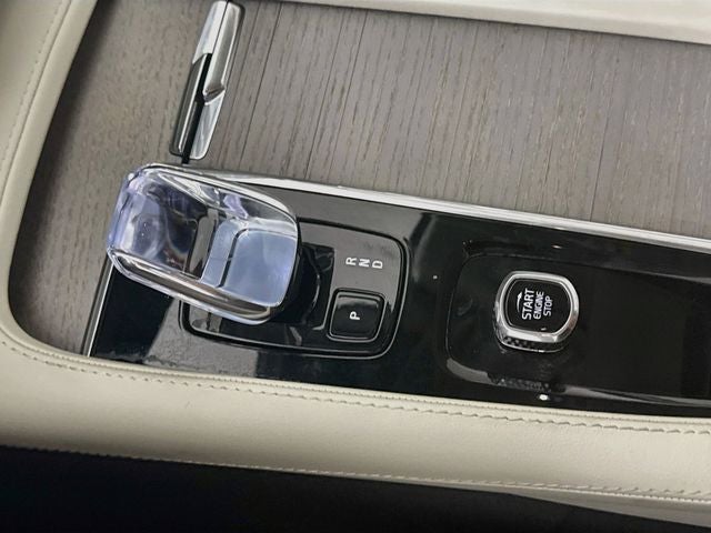 2025 Volvo V90 Cross Country B6