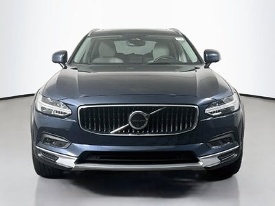 2025 Volvo V90 Cross Country B6