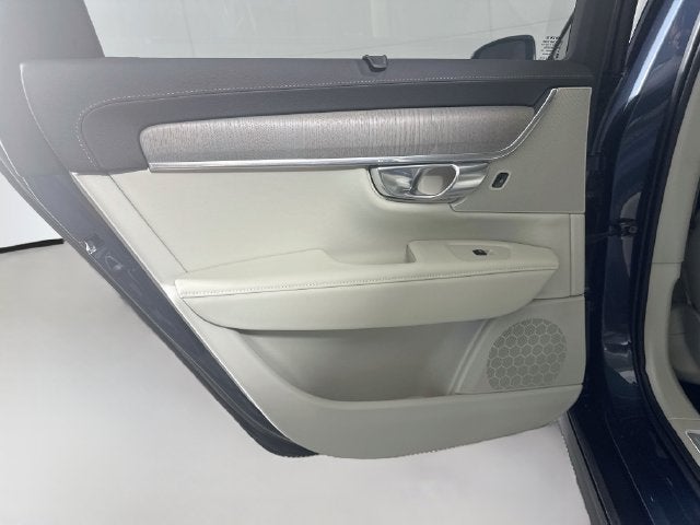2025 Volvo V90 Cross Country B6