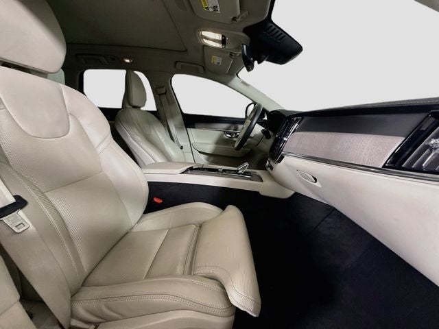 2025 Volvo V90 Cross Country B6