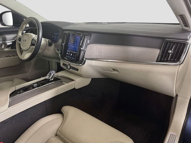 2025 Volvo V90 Cross Country B6
