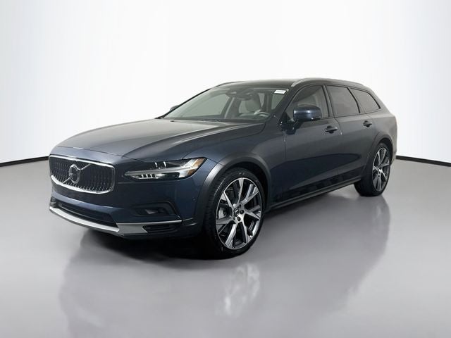 2025 Volvo V90 Cross Country B6