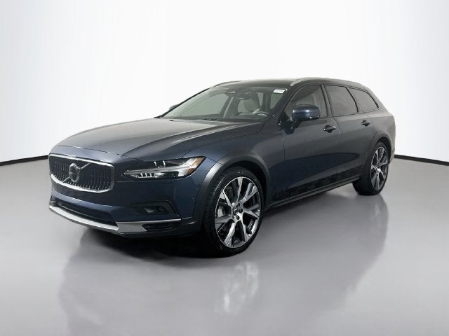 2025 Volvo V90 Cross Country B6