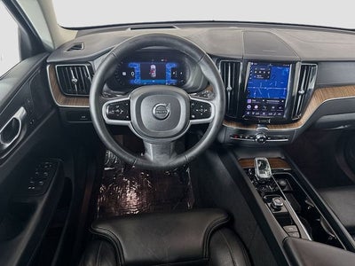 2023 Volvo XC60 B5 Ultimate Bright Theme