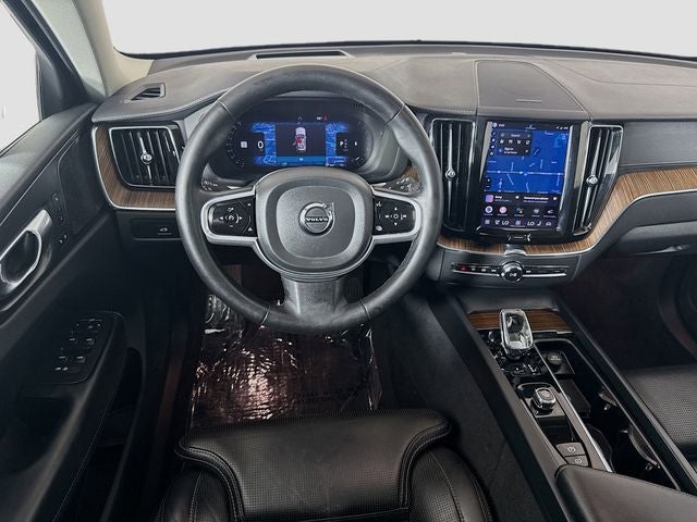 2023 Volvo XC60 B5 Ultimate Bright Theme