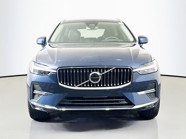 2023 Volvo XC60 B5 Ultimate Bright Theme