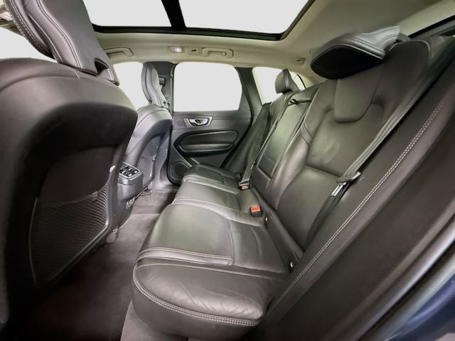 2023 Volvo XC60 B5 Ultimate Bright Theme