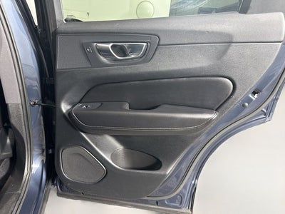 2023 Volvo XC60 B5 Ultimate Bright Theme
