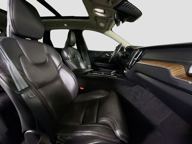2023 Volvo XC60 B5 Ultimate Bright Theme