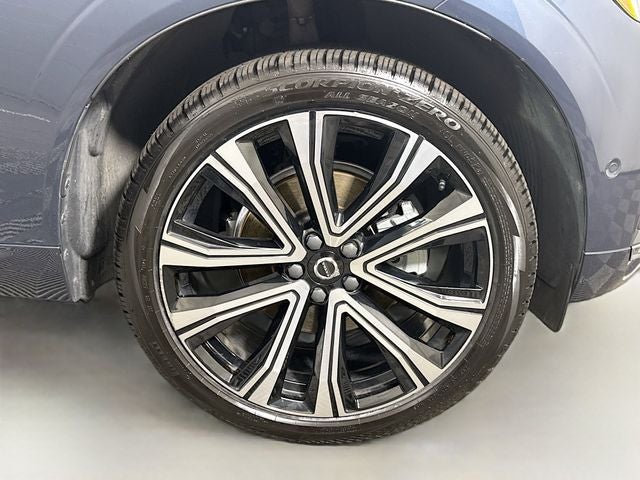 2023 Volvo XC60 B5 Ultimate Bright Theme
