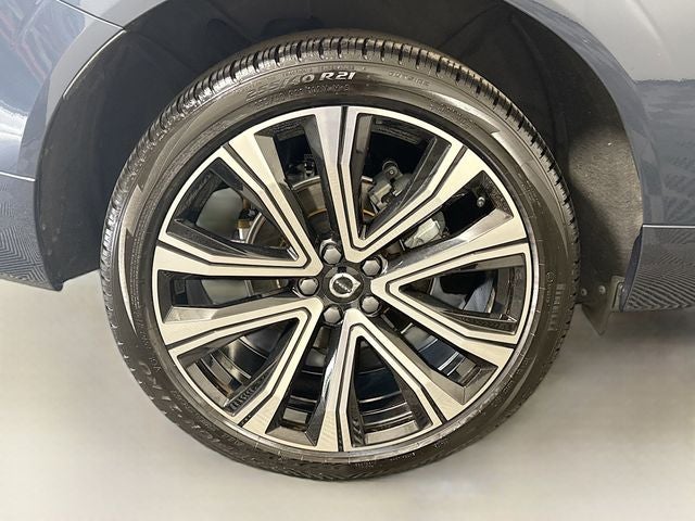 2023 Volvo XC60 B5 Ultimate Bright Theme