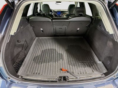 2023 Volvo XC60 B5 Ultimate Bright Theme
