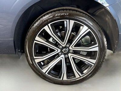 2023 Volvo XC60 B5 Ultimate Bright Theme