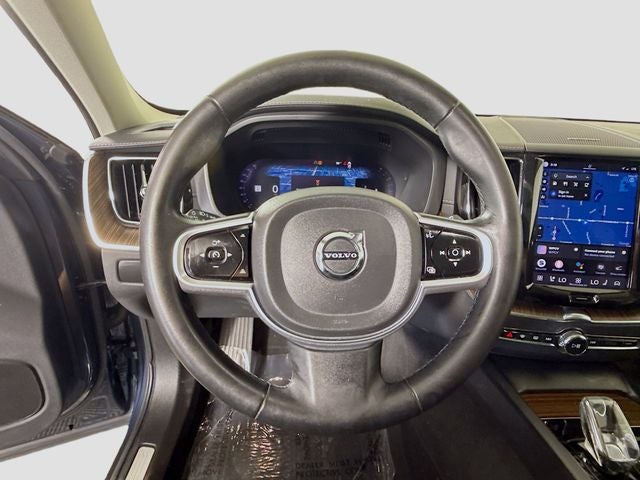 2023 Volvo XC60 B5 Ultimate Bright Theme