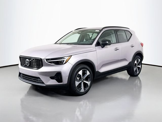 2026 Volvo XC40 B5 Plus