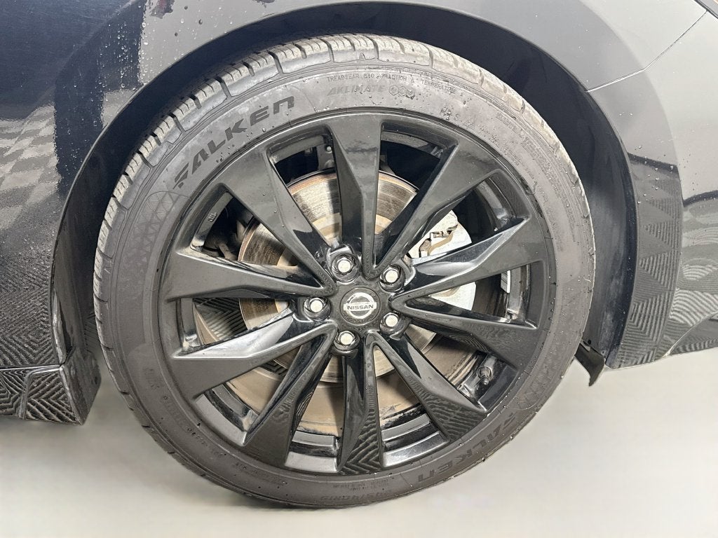 2022 Nissan Maxima SR