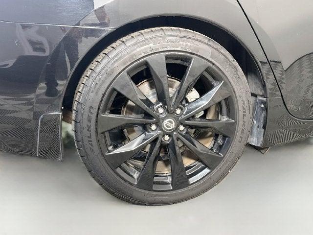 2022 Nissan Maxima SR