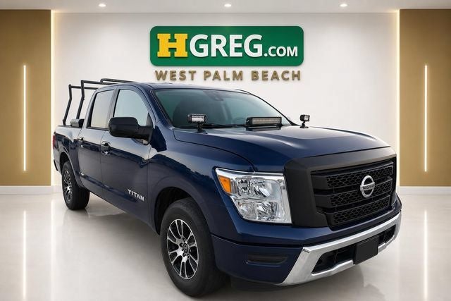 2022 Nissan Titan SV