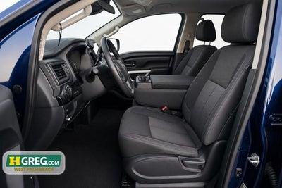 2022 Nissan Titan SV