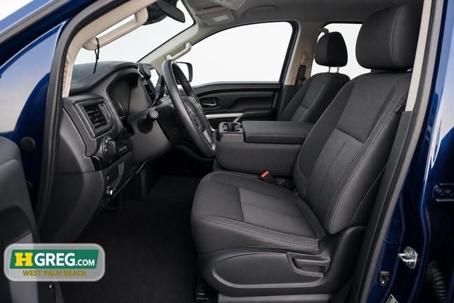 2022 Nissan Titan SV
