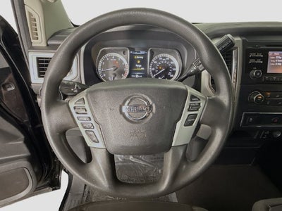 2017 Nissan Titan SV