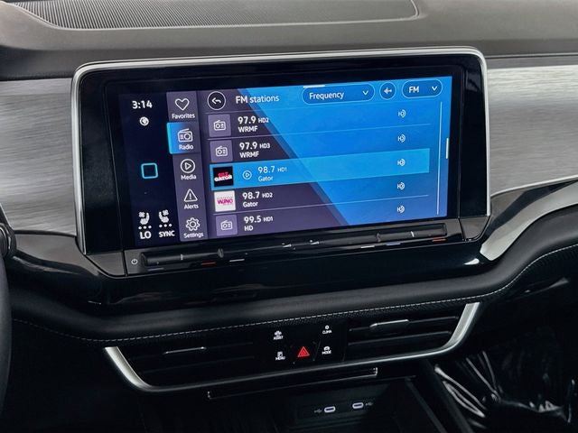 2026 Volkswagen Atlas Cross Sport 2.0T SE w/Technology