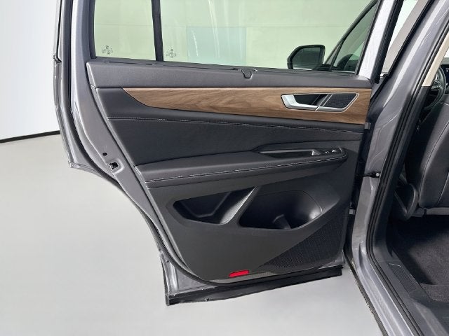 2026 Volkswagen Atlas SE w/Technology