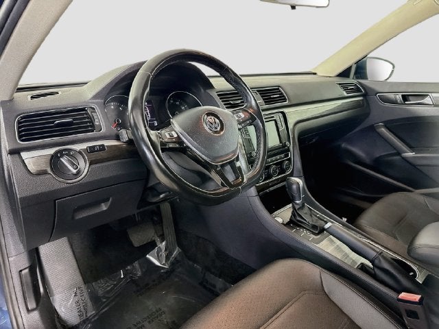 2018 Volkswagen Passat 2.0T SE