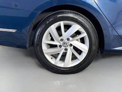 2018 Volkswagen Passat 2.0T SE