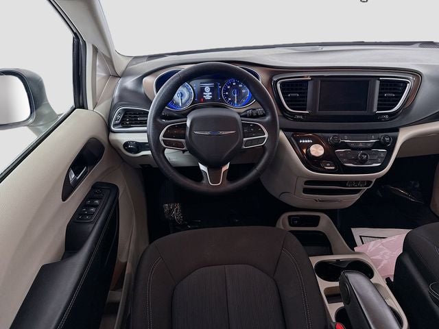 2021 Chrysler Voyager L