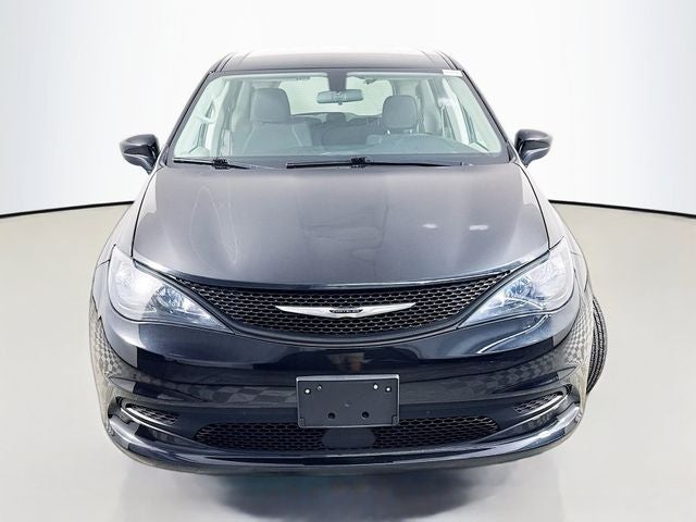 2021 Chrysler Voyager L