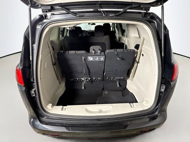 2021 Chrysler Voyager L