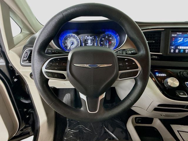 2021 Chrysler Voyager L