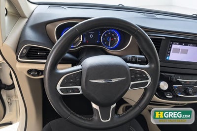 2022 Chrysler Voyager LX