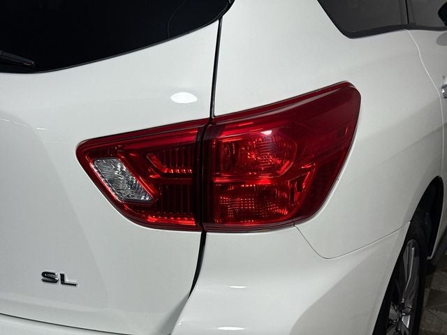 2019 Nissan Pathfinder SL