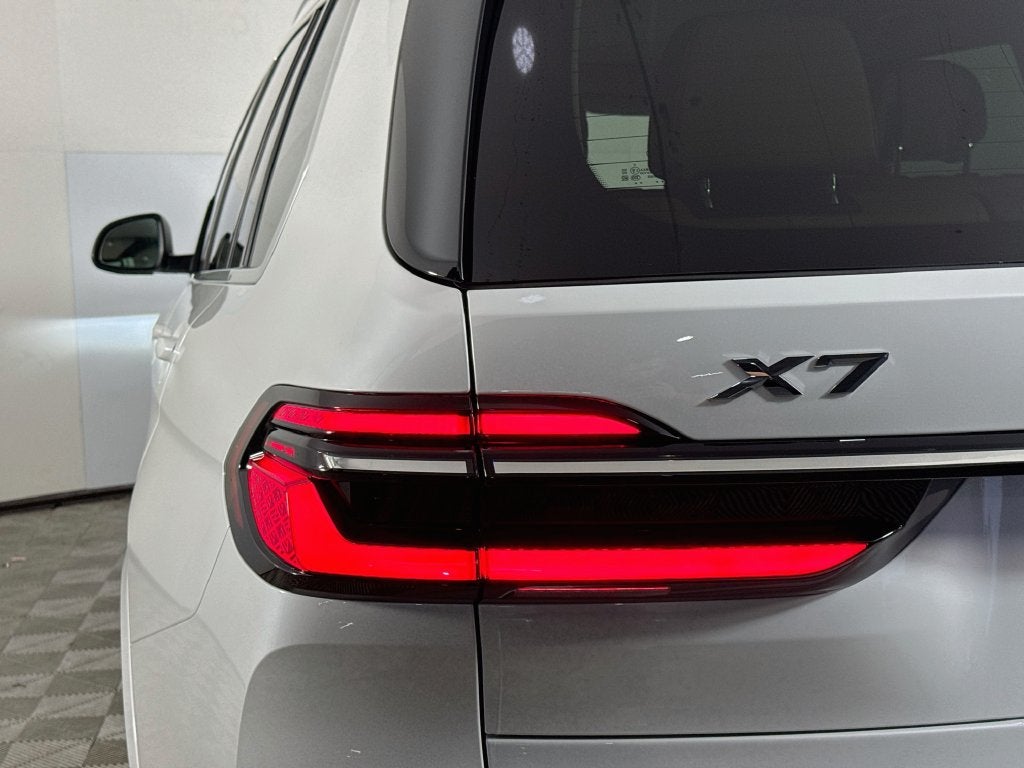 2027 BMW X7 xDrive40i