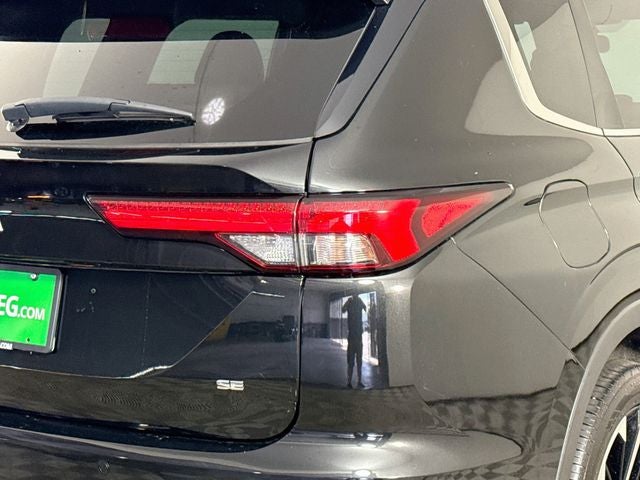 2023 Mitsubishi Outlander SE
