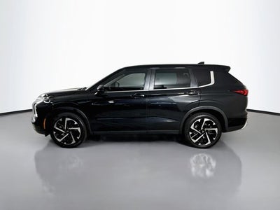 2023 Mitsubishi Outlander SE