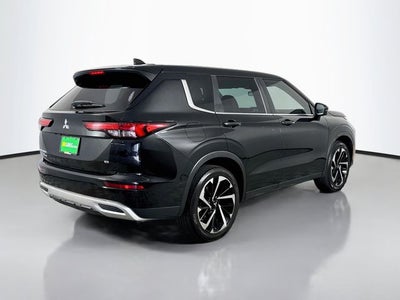 2023 Mitsubishi Outlander SE
