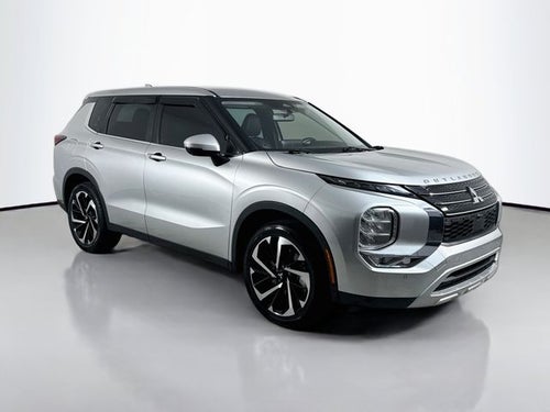 2023 Mitsubishi Outlander SE