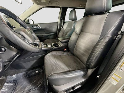2023 Mitsubishi Outlander SE
